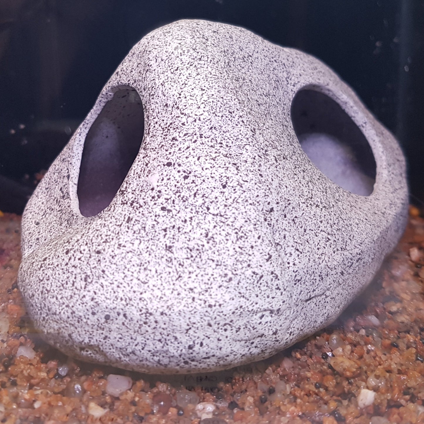 Ceramic fish hide / cave with twin holes - (ST1101)